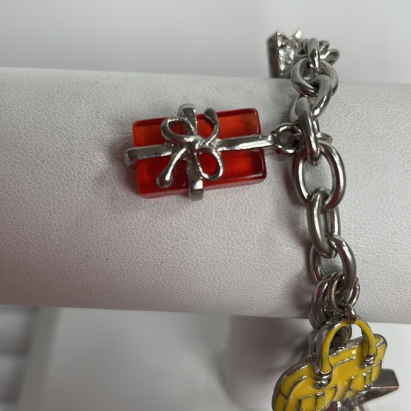 Silver Tone Macys Charm Bracelet. - Picture 9 of 13